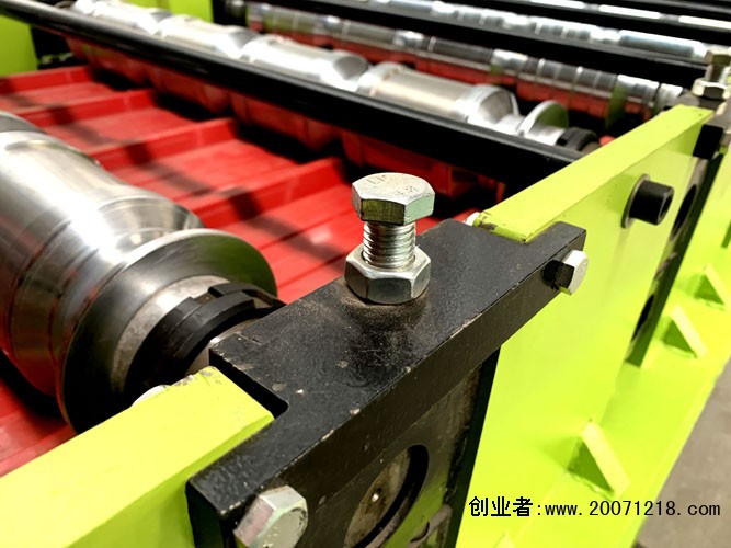 大型机器喷彩钢瓦☏13833777599义乌市中国沧州华泰压瓦机设备有限公司