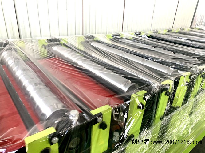 凌海市中国红旗压瓦机设备有限公司出售岩棉泡沫复合板机☏13932755070