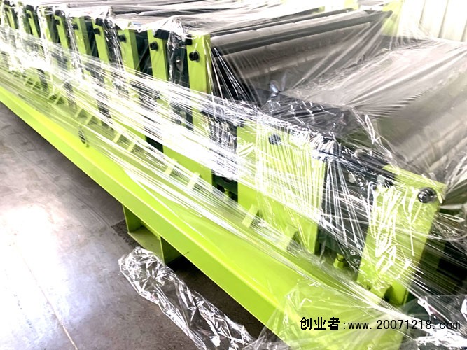台湾省高雄市前镇区彩钢压瓦机设备多少钱一台☏13833744006中国河北华泰压瓦机设备有限公司