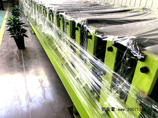 岩棉泡沫复合板机维护☏13803238458当涂县中国河北红旗压瓦机设备有限公司