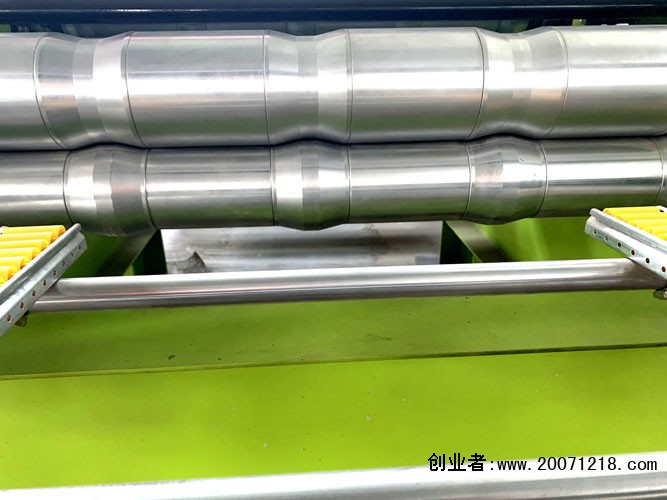 泰安市泰山区彩钢复合板机器参数中国泊头华泰压瓦机设备有限公司☏13722767399