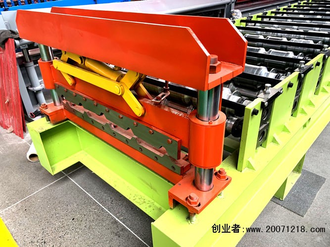 彩钢复合板机器链条☏13722767399河北沧州红旗压瓦机设备有限公司鄂托克旗