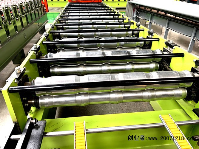 双台子区沧州红旗压瓦机设备有限公司新洲区彩钢压瓦机生产厂家☏13833732866