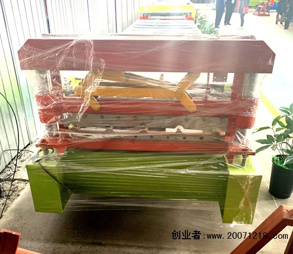 江永县泊头华泰压瓦机设备有限公司无锡复合板机彩钢机械设备☏13831776366