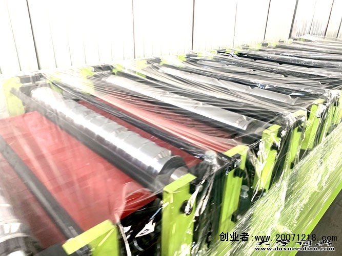 亿代高空压瓦机超实惠@沧州泊头市浩洋高端压瓦机生产厂