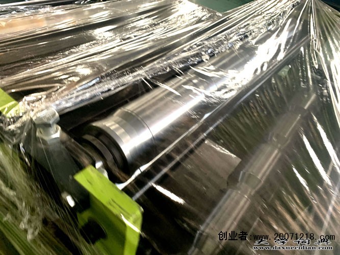 保定二手彩钢复合板机物超所值的好产品@中国河北省泊头浩洋高端压瓦机实体企业