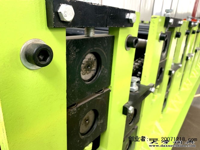 900公斤压瓦机可信赖@中国河北省沧州市泊头浩洋高端压瓦机