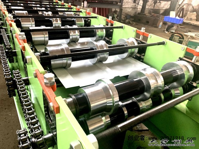 压瓦机如何生产的价格厂家直销@沧州市泊头浩洋高端压瓦机