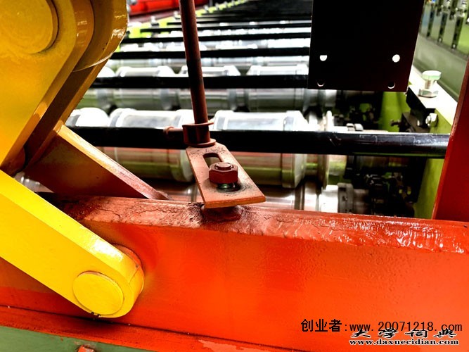 彩钢瓦压瓦机自动跳电厂家代理商@中国河北省沧州市泊头浩洋机械生产厂