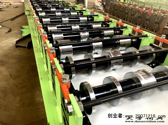 沧州市浩洋机械实体生产厂彩钢瓦机器的摆放@可信赖的